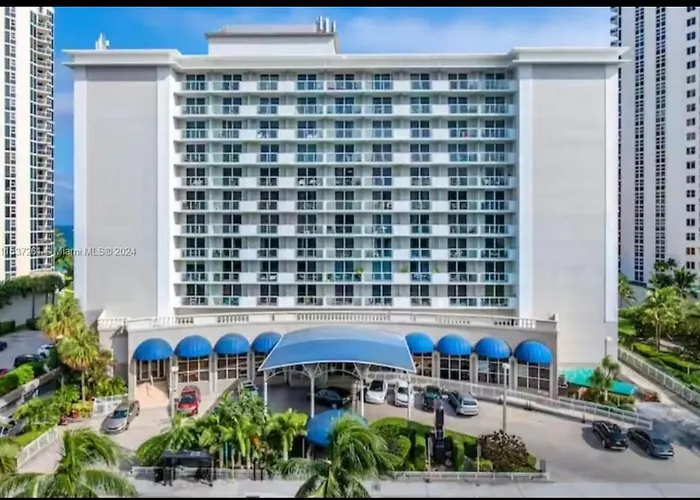 Ramada Plaza By Wyndham Marco Polo Beach Resort